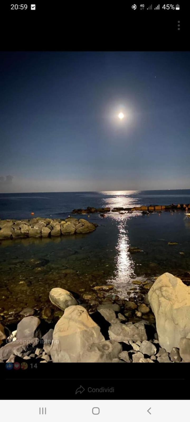 Alba Marina E Tramonti Etnei Apartment Riposto Ngoại thất bức ảnh